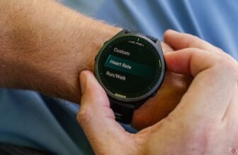 Select Garmin Forerunner 965 over Apple Watch Extremely 2