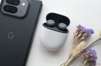 Glossy and cozy with disappointing sound high quality