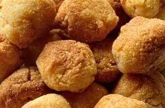 Grandma’s Scorching Water Cornbread (Crispy Outdoors, Smooth Inside)